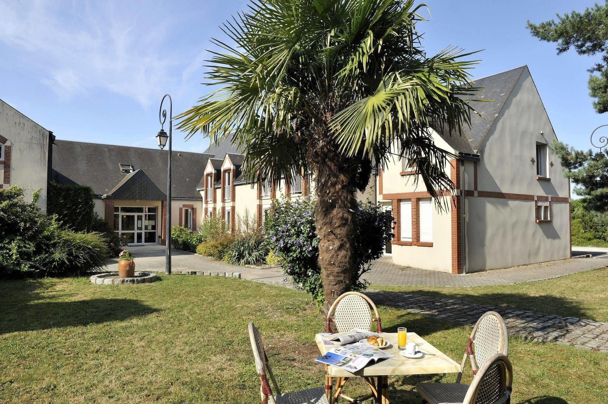 Hôtel Du Labrador Saint-Benoît-sur-Loire Exterior foto